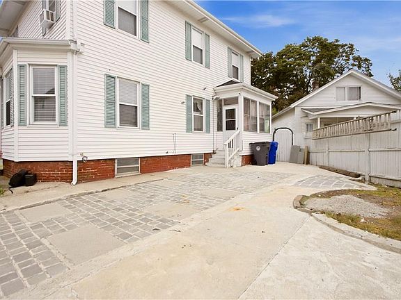 4th image of 1003 Douglas Ave