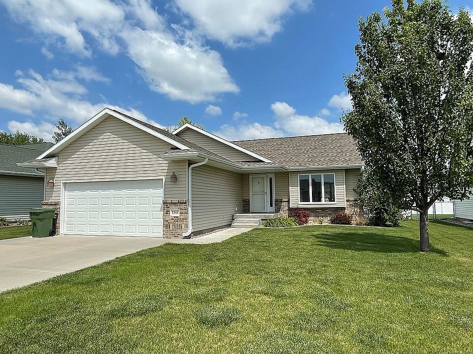 1211 17th Ave, Kearney, NE 68845 | Zillow