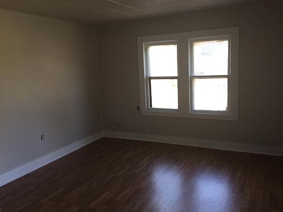 2nd image of 518 N Holly St