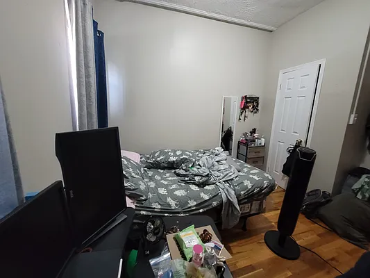 Rented by Signature Property Realty | media 34