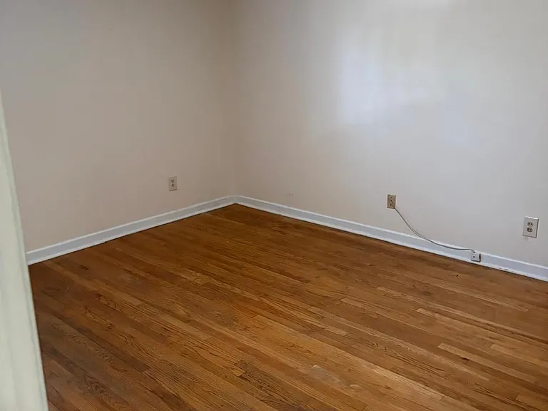 9526 Vogue Ln — Photo 5