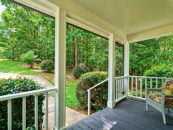 4th image of 431 E River Bend Dr