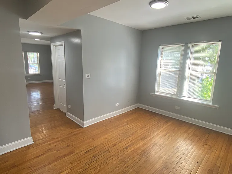 Emerald Apartments — Photo 7
