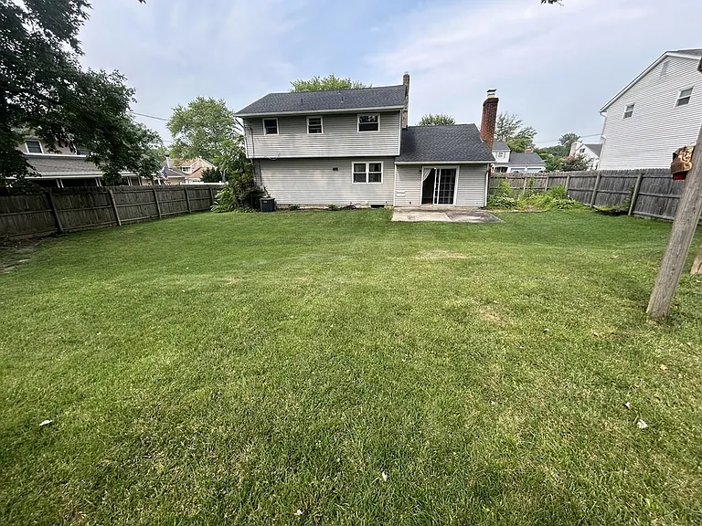 217 Vassar Dr — Photo 24