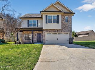 1207 Dark Creek Ln, Knoxville, TN 37932