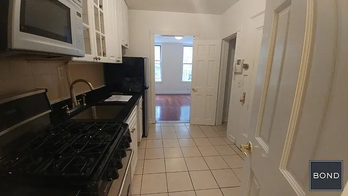 Rented by Bond New York | media 15