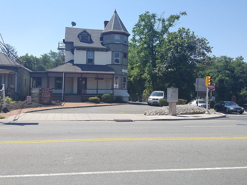 1st image of 20 Northfield Ave #0