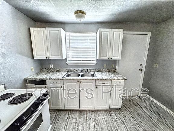 3rd image of 513 E 8th St APT C