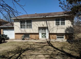 2314 Crystal Lake Rd, Cary, IL 60013