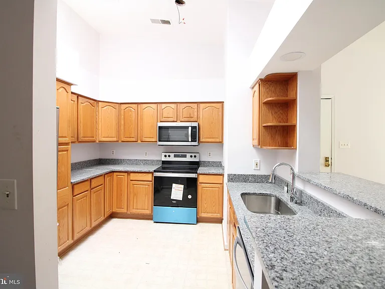 7509 Ashby Ln #N — Photo 2