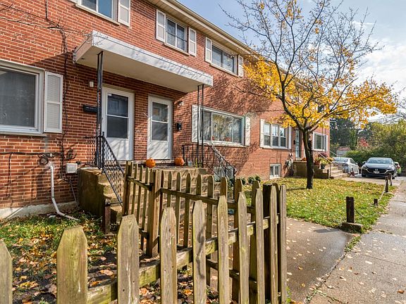 2nd image of 1005 W North Ave APT C