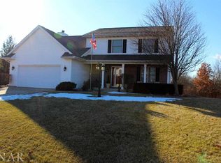 9548 Wolf Hill Rd, Bloomington, IL 61705