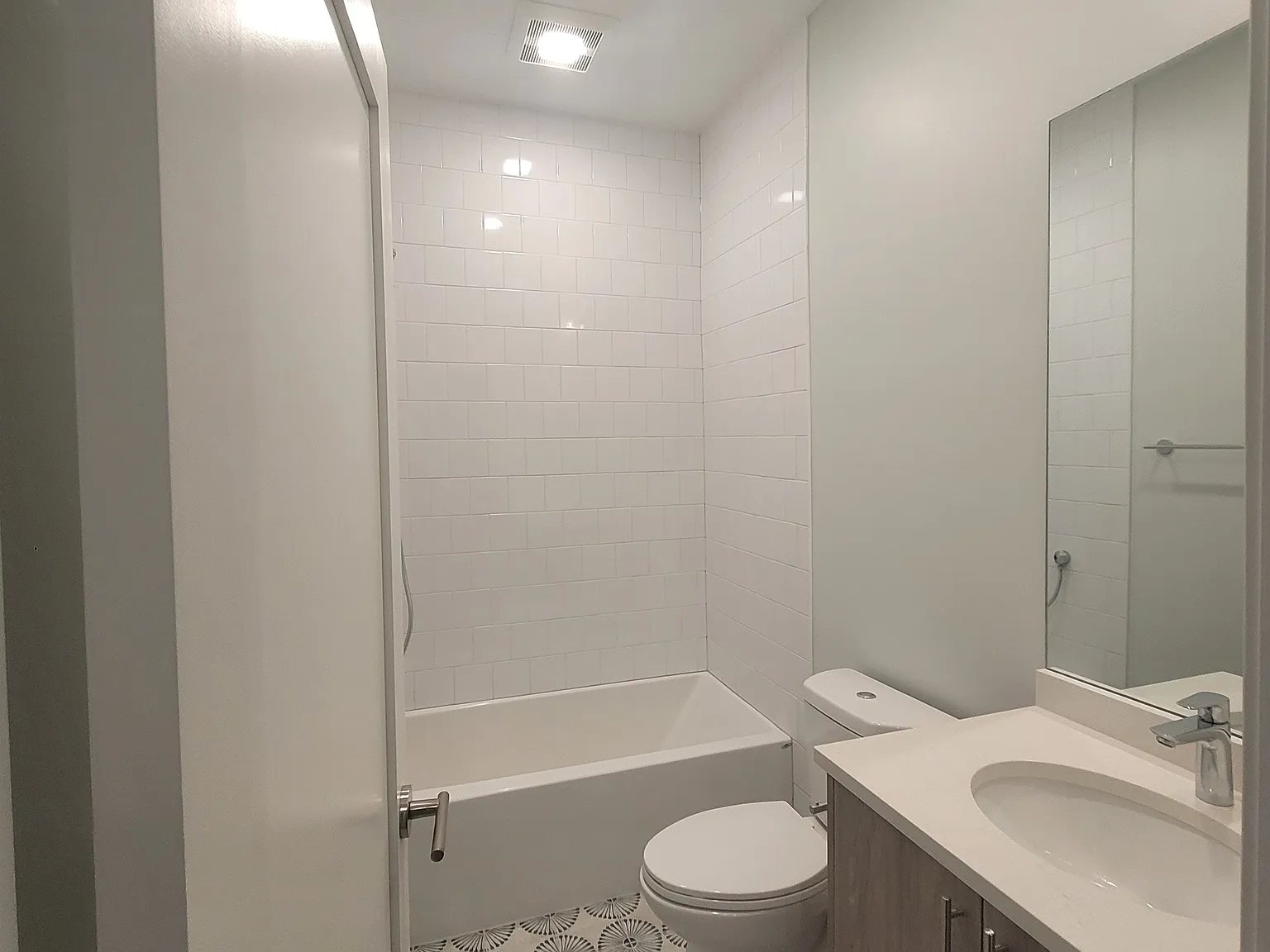 6312 S Rhodes Ave - GA — Photo 4