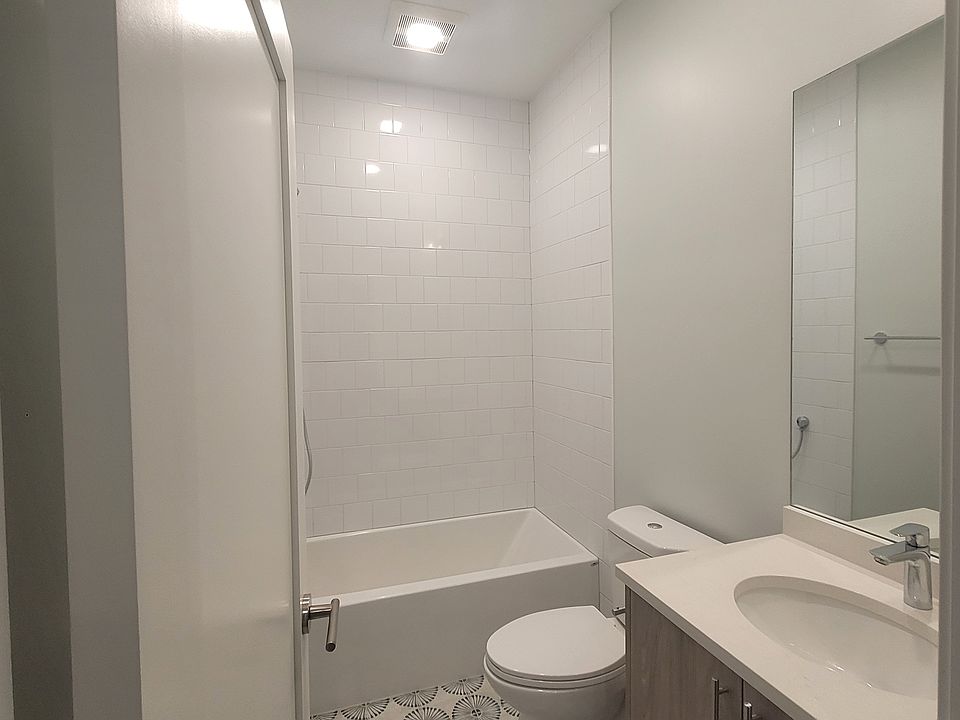 2nd image of 6312 S Rhodes Ave