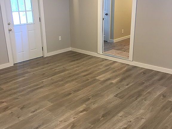 Entryway/mud room