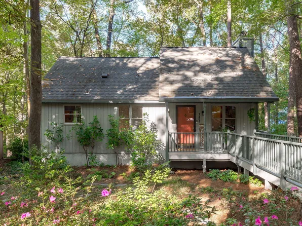 1203 Selwyn Ln, Cary, NC 27511