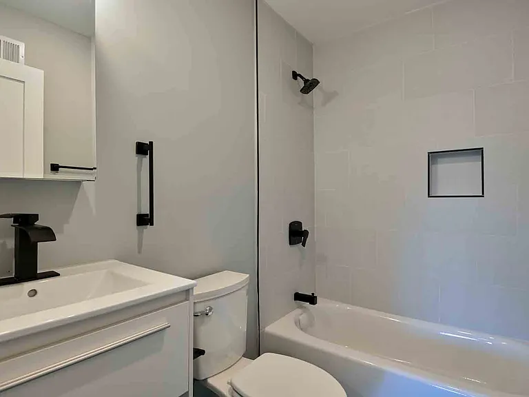 2641 4th St NE #1 — Photo 11