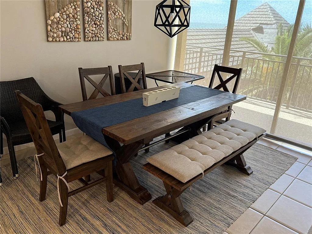 2 bed, 2.0 bath, 1200 sqft, $6,500 — Photo 4