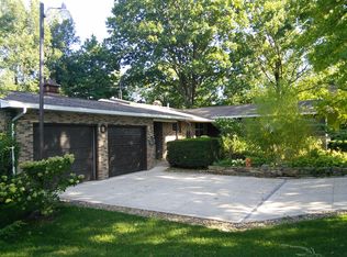18793 Huprick Rd, North Lawrence, OH 44666