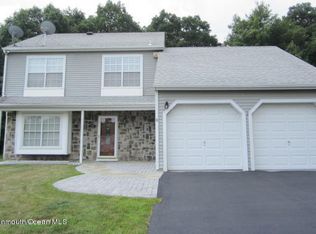 28 Mount Run, Tinton Falls, NJ 07753