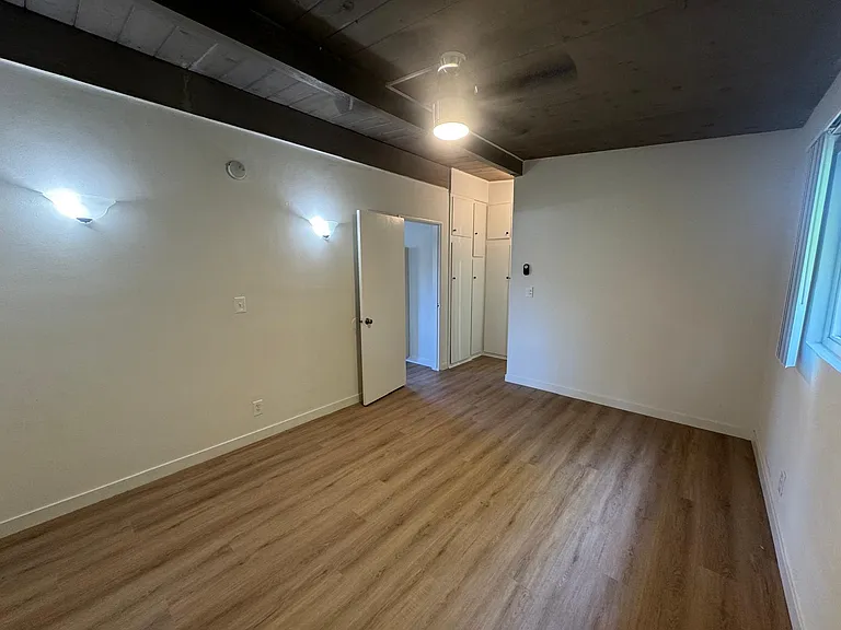 6447 N Figueroa St #H — Photo 11