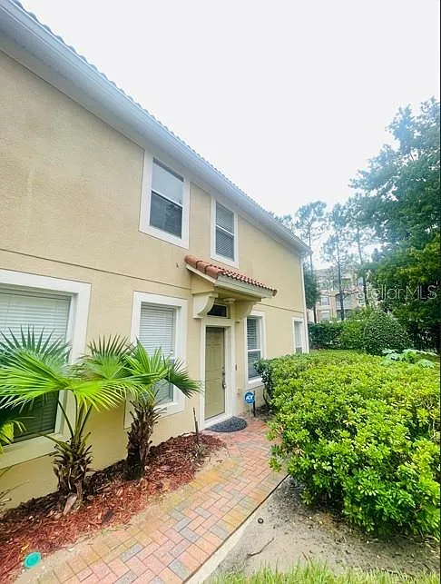 3 bed, 2.5 bath, 1665 sqft, $2,300 — Photo 3