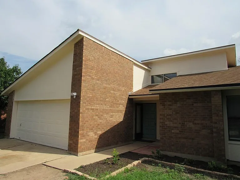 1603 Shotwell Ln — Photo 3