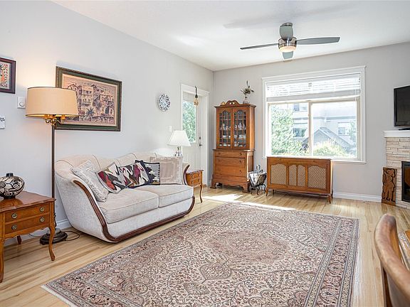 4th image of 2117 Meredith Rd #207