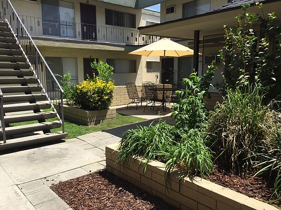 3rd image of 13423 Burbank Blvd APT 10