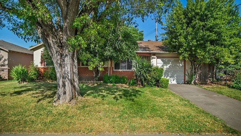 6104 Vista Ave photo 1