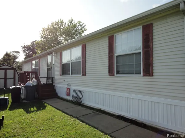 453 Glencoe, Temperance, MI 48182