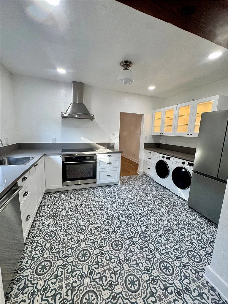 1 bed, 735 sqft, $2,500 — Photo 1