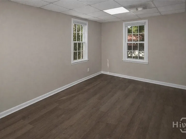 471 E Montgomery St — Photo 11