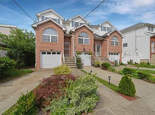 561 Hunter Ave, Staten Island, NY 10306