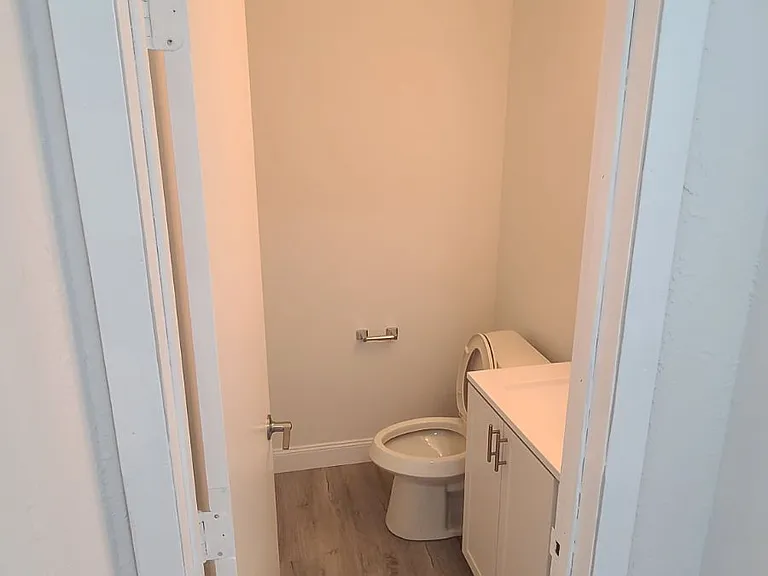 1341 Gordon St — Photo 21