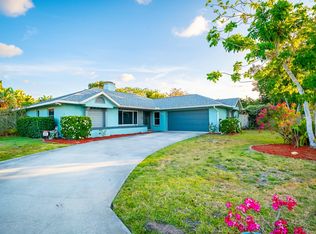 906 Hyzer Ct NE, Palm Bay, FL 32907