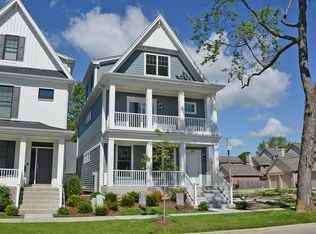 210 N West St, Wheaton, IL 60187