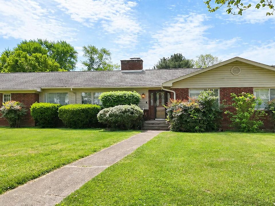 1st image of 4912 Montmorency Dr