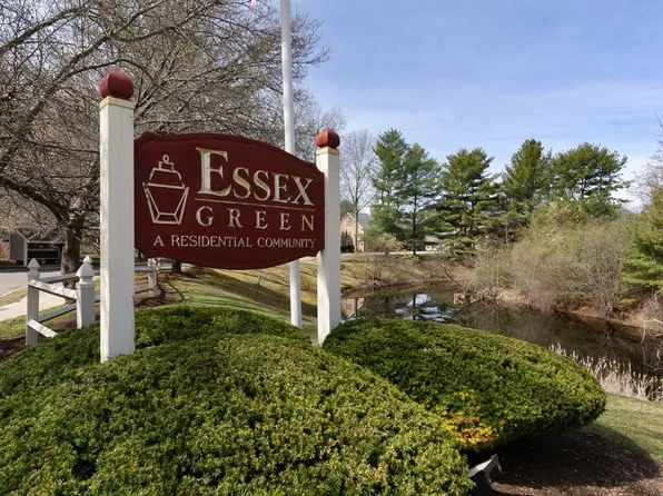 25 Essex Green Ln #C, Peabody, MA 01960