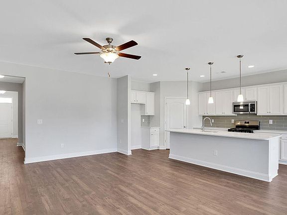 185 Astoria Park Loop-05 Compressed