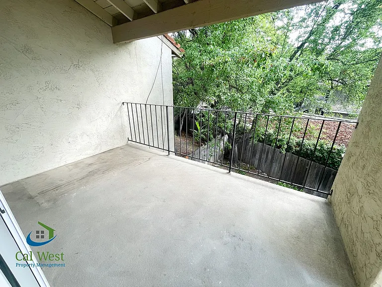 16800 Barnell Ave #14 — Photo 13
