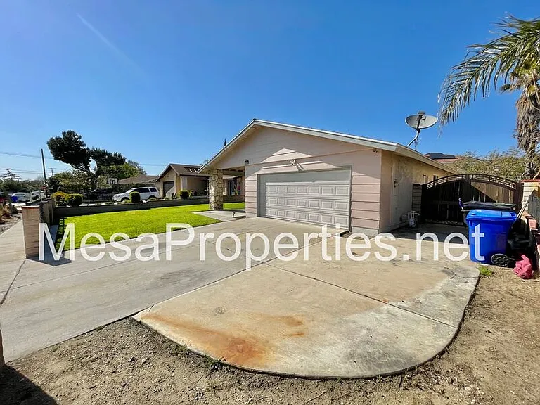 16140 Rosemary Dr — Photo 3