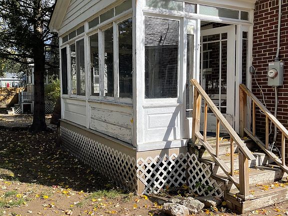 3rd image of 24 Van Buren St