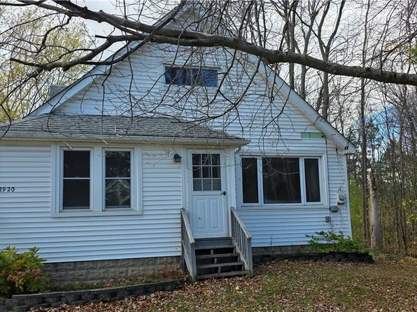 2920 Angle Rd, Orchard Park, NY 14127
