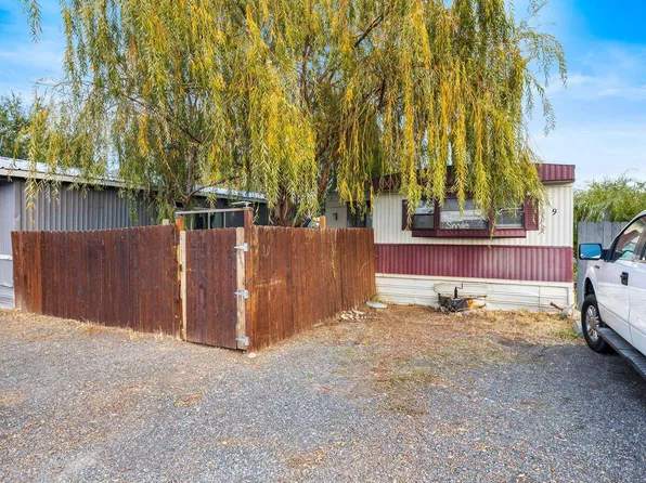 5007 W Clearwater Ave Trailer 9, Kennewick, WA 99336