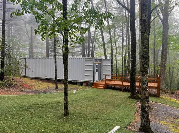 84 Eagles Nest Lane, Glade Valley, NC 28627
