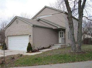 2841 Tuxedo St, Waterford, MI 48329