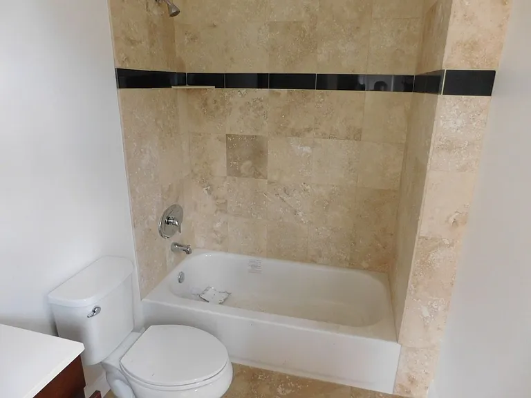 10211-10215 Tujunga Canyon Blvd — Photo 12