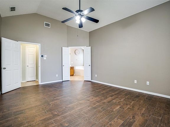 4th image of 1103 Lakefield Dr