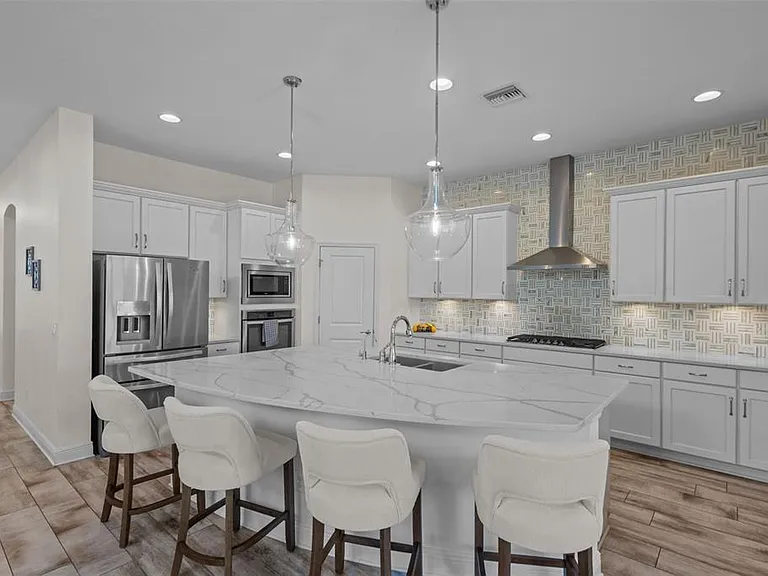2515 Portico St — Photo 4